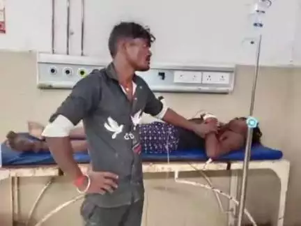 फतेहपुर: मलवां के पिलखिनी में बाइकों की भिड़ंत में एक बाइक सवार गंभीर रूप से घायल, डॉक्टर ने किया रेफर