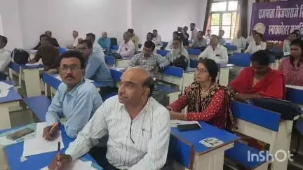 विदिशा नगर: निर्वाचन आयोग और राज्य निर्वाचन आयोग के निर्देशानुसार सभी बीएलओ को दिया जा रहा है प्रशिक्षण