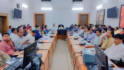 कुरई: कलेक्ट्रेट सभा कक्ष में समय-सीमा बैठक संपन्न हुई