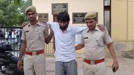 नवलगढ़: युवक का अपहरण-मारपीट कर अर्धनग्न अवस्था में जिला अस्पताल के बाहर फेंकने का मामला, पुलिस ने ₹10 हजार के बदमाश को पकड़ा