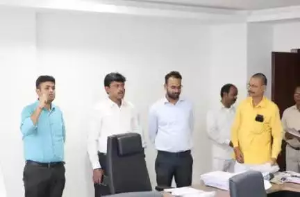 जिला निर्वाचन पदाधिकारी- सह- जिलाधिकारी, पटना द्वारा सदर अनुमंडल कार्यालय में मतदाता सूची के विशेष गहन पुनरीक्षण कार्य का निरीक्षण किया गया।