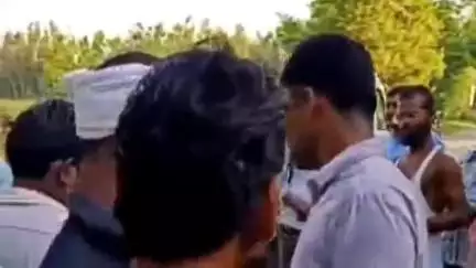 बस्ती: लालगंज-महादेवा रोड पर गौरा धुंधा के पास सड़क हादसे में बाइक सवार युवक घायल