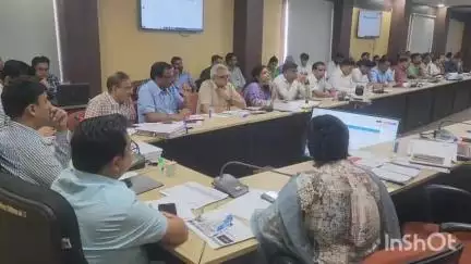 विदिशा नगर: कलेक्ट्रेट के बेतवा सभागार में टीएल बैठक आयोजित, कार्यों में तेज़ी लाने के निर्देश