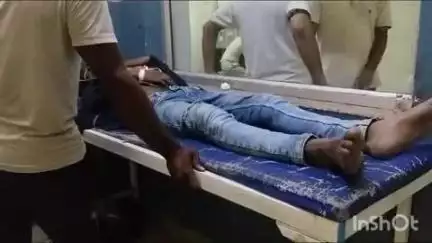 बांदा: बिलबई मौदहा गांव में अज्ञात कारणों से युवक ने किया डाई का सेवन, हालत बिगड़ने पर परिजनों ने जिला अस्पताल में कराया भर्ती