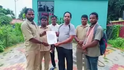 କେନ୍ଦୁଝର ସହର: ଆସନ୍ତାକାଲି ଠାରୁ ଆନ୍ଦୋଳନ କରିବେ ଓଡ଼଼ିଶା ଡ୍ରାଇଭର ମହାସଂଘ, ଆନନ୍ଦପୁର ଠାରେ ବିଭିନ୍ନ କାର୍ଯ୍ୟାଳୟରେ ଜଣାଇଲେ ସଦସ୍ୟ