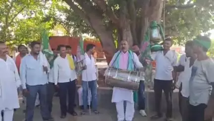 बिहिया: 9 जुलाई को बिहार बंद के समर्थन में पूर्व विधायक भाई दिनेश ने बिहिया स्टेशन के पास डंका बजाकर किया नुक्कड़ सभा