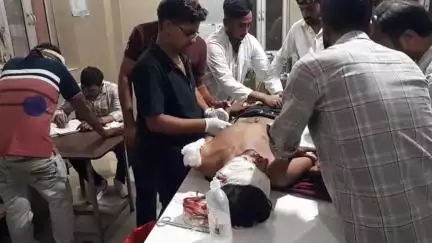 मैनपुरी: एलाऊ क्षेत्र में बाइक फिसलने से एक युवक हुआ घायल, जिला अस्पताल में भर्ती