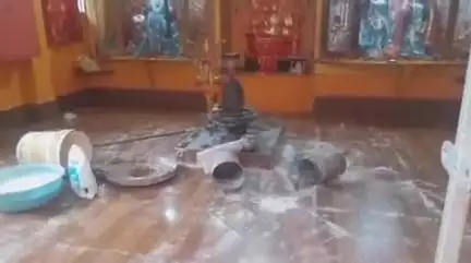 फर्रुखाबाद: मोहल्ला जीआईसी फील्ड वाली गली में ताम्रपत्र चढ़ावा रहे लोगों का सामान दबंग ने उठाकर बाहर फेंका, पुलिस जांच में जुटी
