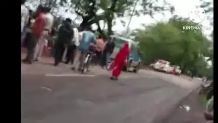 खैरागढ़-राजनांदगांव मार्ग पर स्कॉर्पियो हादसे में पेड़ से टकराने से सात लोग घायल, एक की हालत गंभीर