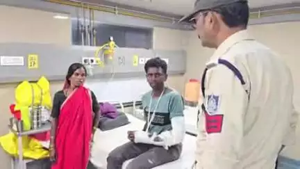 बैतूल नगर: बेहरम के जंगल में भालू ने युवक पर किया हमला, गंभीर घायल युवक ज़िला अस्पताल में भर्ती
