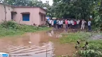 ଅନୁଗୋଳ: ଖମାର ପଶୁ ଡ଼ାକ୍ତର ଖାନାରେ ବିଦ୍ୟୁତ୍ ଆଘାତରେ ଜଣେ ମହିଳାଙ୍କ ମୃତ୍ୟୁ