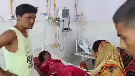 शेखपुरा: बड़हिया मार्ग पर अशोक धाम जाते समय ई-रिक्शा पलटा, 7 लोग घायल, 3 रेफर