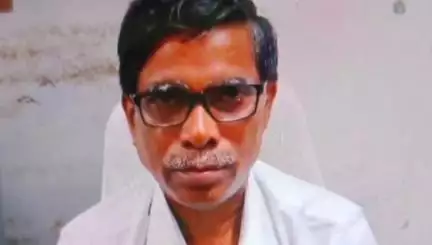 इटावा: नगर पालिका परिषद इटावा के मुख्य खाद एवं सफाई निरीक्षक ने मालगाड़ी के आगे लेटकर की आत्महत्या, मचा कोहराम