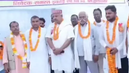 इटवा: इटवा निरीक्षण भवन में लोकनिर्माण विभाग के श्रमिक संघ की बैठक में श्रमिक संघ की जिला इकाई का हुआ गठन