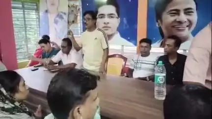 স্বরূপনগর: একুশে জুলাই এর প্রস্তুতি সভা অনুষ্ঠিত হলো বিথারি হাকিমপুর অঞ্চল তৃণমূল কংগ্রেস কার্যালয়ে ,উপস্থিত ব্লক সভাপতি