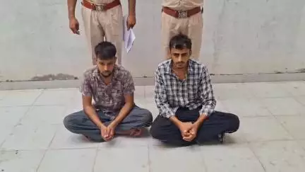 सरदारशहर: टेस्ट ड्राइव के बहाने कार लूटने वाले 2 आरोपियों को पुलिस ने चूरू जिला कारागृह से प्रोडक्शन वारंट पर किया गिरफ्तार