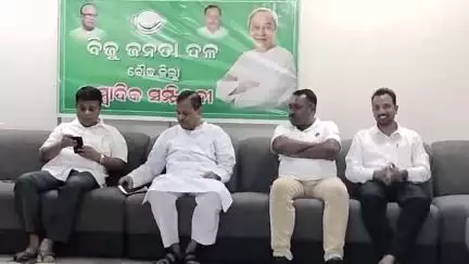 ବୌଦ୍ଧ ସଦର: ସର୍କିଟହାଉସ ଠାରେ ବୌଦ୍ଧ ବିଧାୟକ ଗତ ସାଧାରଣ ନିର୍ବାଚନରେ ମିଥ୍ୟା ସତ୍ୟପାଠ ନେଇ ପୂର୍ବତନ ବୌଦ୍ଧ ବିଧାୟକ ଓ଼ ମନ୍ତ୍ରୀଙ୍କ ସାମ୍ବାଦିକ ସମିଳନି