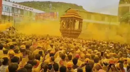 ಗೋಕಾಕ: ಗೋಕಾಕ ಪಟ್ಟಣದಲ್ಲಿ ಮಹಾಲಕ್ಷ್ಮಿ ದೇವಿ ಜಾತ್ರಾ ಮಹೋತ್ಸವದಲ್ಲಿ ಭಂಡಾರಮಯವಾದ ಗೋಕಾಕ ಪಟ್ಟಣ