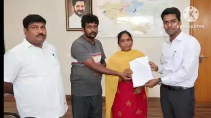 ఖమ్మం అర్బన్: ఖమ్మం లో ప్రజావాణిలో దరఖాస్తు సమర్పించిన రోజే ఆ సమస్య పరిష్కారమై డబుల్ బెడ్ రూమ్ ఇల్లు కేటాయింపు