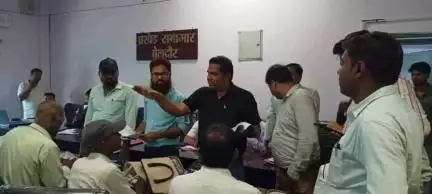 बेलदौर: बेलदौर प्रखंड मुख्यालय के आईटी भवन में बीएलओ की बैठक आयोजित, कार्यों में तेज़ी लाने का निर्देश