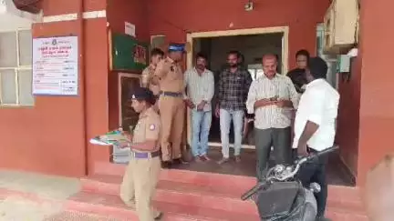 திருப்பத்தூர்: ஹோலா கம்பெனியில் வேலை வாங்கித் தருவதாக போலியான பணியாணை வழங்கி 56 நபரிடம் 22 லட்சம் மோசடி-கந்திலி போலீசார் இதுவரை கைது செய்தனர்