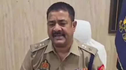 मंझनपुर: आईजी के आदेश की अवहेलना पर सैनी इंस्पेक्टर को पड़ा भारी, मुकदमा टालने पर एसपी ने किया लाइन हाजिर