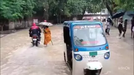 बिलासपुर: सुबह से हो रही बारिश के बाद शहर टापू बन गया, सरकंडा, विनोबा नगर, गणेश नगर और नेहरू नगर में लोग परेशान  #Jansamasya
