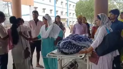 बेतिया: सड़क दुर्घटना में घायल शिक्षिका की इलाज के दौरान मौत, जीएमसीएच में हुआ पोस्टमार्टम