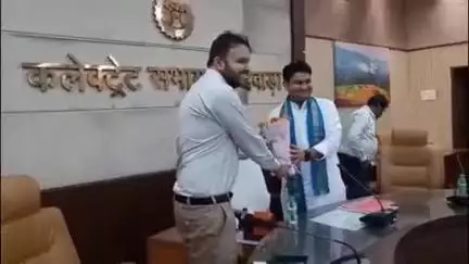 छिंदवाड़ा नगर: कलेक्टर कार्यालय के सभाकक्ष में एनिमल वेलफेयर के सदस्यों व अधिकारियों की बैठक हुई आयोजित