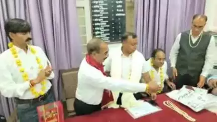 झांसी: जीएसटी भवन में आयोजित झांसी टैक्स बार एसोसिएशन के सम्मान समारोह में यूथ विंग के जनरल सेक्रेटरी को किया गया सम्मानित