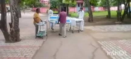 धामपुर: नहटौर ब्लॉक में मुख्यमंत्री योगी आदित्यनाथ के आगमन की संभावना को देखते हुए साफ-सफाई की व्यवस्था दुरुस्त की गई