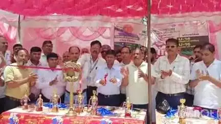अकबरपुर: इंटर विद्यालय अकबरपुर में प्रखंड स्तरीय मसाल खेल प्रतियोगिता का आयोजन किया गया