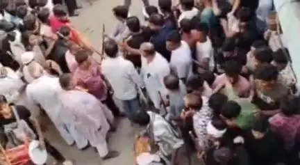 सहारनपुर: मोहर्रम जुलूस में अखाड़ा खिलाड़ियों के बीच भिड़ंत का वीडियो वायरल, पुलिस जांच में जुटी, सहारनपुर के शेखपुरा का बताया गया