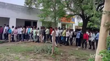 बारां: कोटा रोड स्थित राजकीय उच्च माध्यमिक विद्यालय में रीट के प्रमाण पत्रों का वितरण किया गया