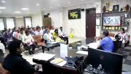 चास: बोकारो समाहरणालय में उपायुक्त ने चास नगर निगम की पेयजलापूर्ति योजना अमृत 2.0 की समीक्षा बैठक की