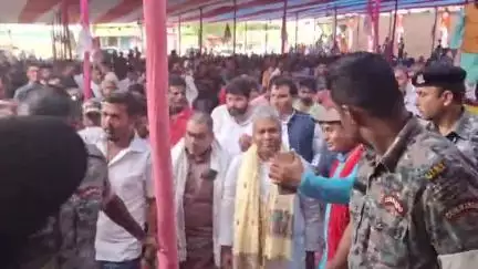 सरायरंजन: बिहार सरकार के मंत्री संतोष कुमार सुमन ने चकलाल शाही में 'हम' पार्टी कार्यालय का उद्घाटन किया