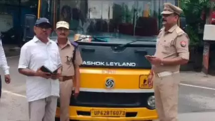 जौनपुर: नगर में विशेष चेकिंग अभियान के दौरान 7 स्कूली वाहनों का हुआ चालान
