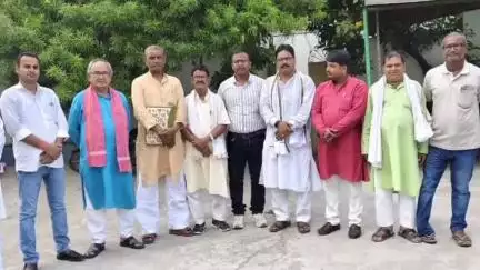बेतिया: 9 जुलाई को आम हड़ताल की तैयारी के लिए इंडिया गठबंधन की बेतिया में बैठक आयोजित