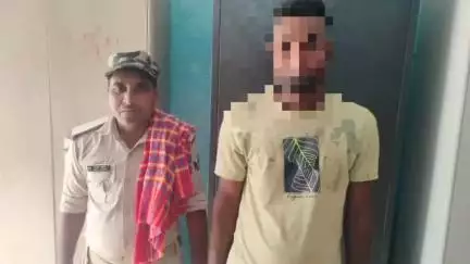 बेलागंज: बेलागंज थाने की पुलिस ने शराब पीकर हंगामा करने के आरोप में एक युवक को गिरफ्तार किया