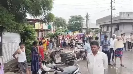 यवतमाळ: शहरात गुप्तधनासाठी पूजा, गड्डा खोदताना पोलिसांची धाड, पोलीस दिसताच स्वतःवर वार, घटनेने शहरात खळबळ