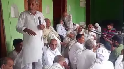 बड़ौत: भड़ल गांव में आयोजित किसानों की पंचायत में सर्वसम्मति से 11 जुलाई को दोघट थाने के घेराव का निर्णय लिया गया