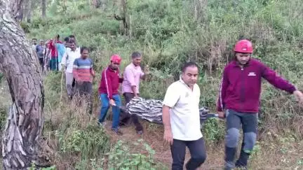 नारायणबगड़: नारायणबगड़ में घास लेने गई महिला की खाई में गिरकर दर्दनाक मौत, डीडीआरएफ ने शव का किया रेस्क्यू