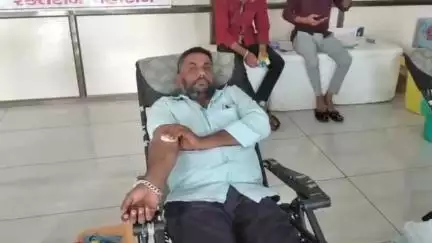 માણસા: માણસા તાલુકા આરોગ્ય કચેરી દ્વારા બાપુપુરા ગામે બ્લડ ડોનેશન કેમ્પ યોજાયો