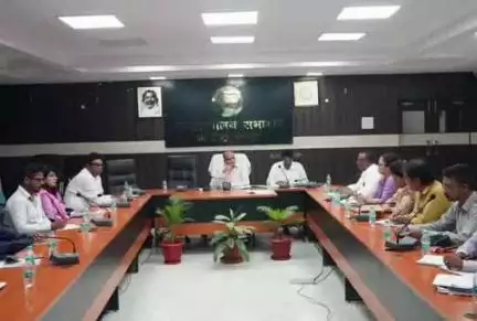 गोलमुरी-सह-जुगसलाई: उपायुक्त ने महिला सशक्तिकरण पर ज़ोर दिया, आजीविका संवर्धन के निर्देश दिए