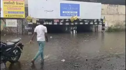 जबलपुर: मदन महल अंडर ब्रिज में भरा पानी, निगम की अनदेखी बन सकती है हादसे का कारण!