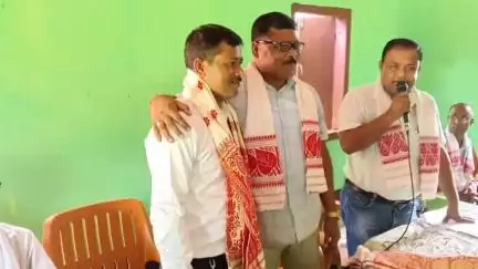 বিশ্বনাথ: বৰজাৰনি গাঁও পঞ্চায়তৰ প্ৰেক্ষাগৃহত নৱনিৰ্বাচিত প্ৰতিনিধিসকলক আদৰণি ও সম্বৰ্ধনা অনুষ্ঠান সম্পন্ন, বিধায়কৰ অংশগ্ৰহণ