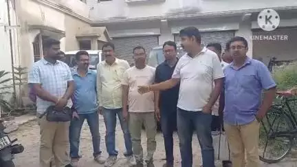 রায়গঞ্জ: RCCB-র ATM পরিষেবা ব্যাহত, ব্যাঙ্ক কর্তৃপক্ষকে ডেপুটেশন দিল তৃণমূল প্রাথমিক শিক্ষক সমিতি ও নিখিল বঙ্গ শিক্ষক সমিতি