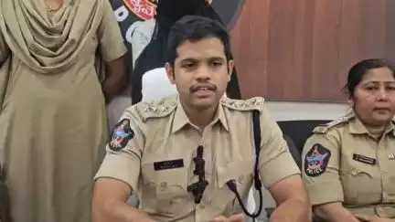 పామర్రులో ఐదుగురు అంతర్రాష్ట్ర దొంగల ముఠాను పట్టుకున్న పోలీసులు