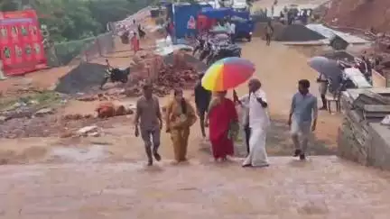 లోవకొత్తూరు తలుపులమ్మ అమ్మవారికి చీర సారే సమర్పించిన సినీ నటుడు కృష్ణంరాజు సతీమణి, ప్రభాస్ పేరిట కుంకుమ పూజలు