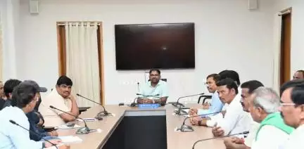 పెద్దపల్లి: జిల్లాలో సోలార్ ప్లాంట్ల ఏర్పాట్లకు పటిష్టమైన చర్యలు తీసుకుంటున్నామని జిల్లా కలెక్టర్ కోయ శ్రీహర్ష వెల్లడి
